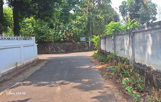 Plot for sale in Vappalassery, Nedumbassery